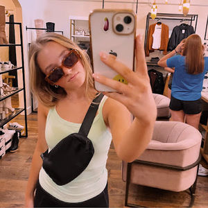 Meet your Posher, Avery